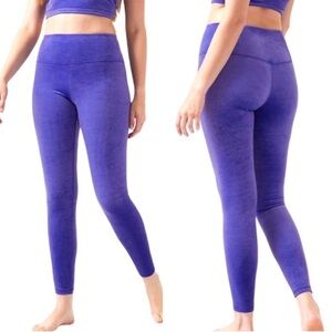 NWT Athleta Elation Velvet Tights athletic leggings—medium
